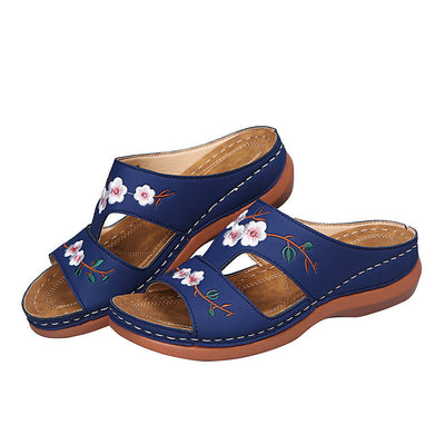 Sandali con piattaforma ricamata da donna