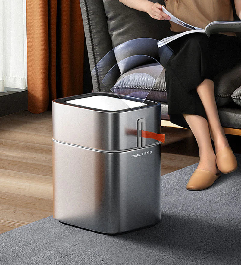 Cestino in acciaio inox con sensore di movimento da 17 l