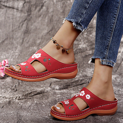 Sandali con piattaforma ricamata da donna