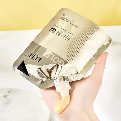 Maschera d'oro al retinolo e veleno di serpente