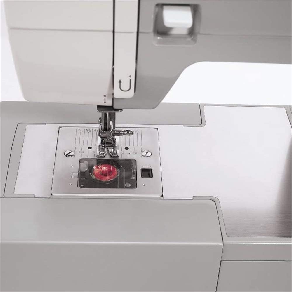 Robusta macchina per cucire con esclusiva borsa per gli accessori
