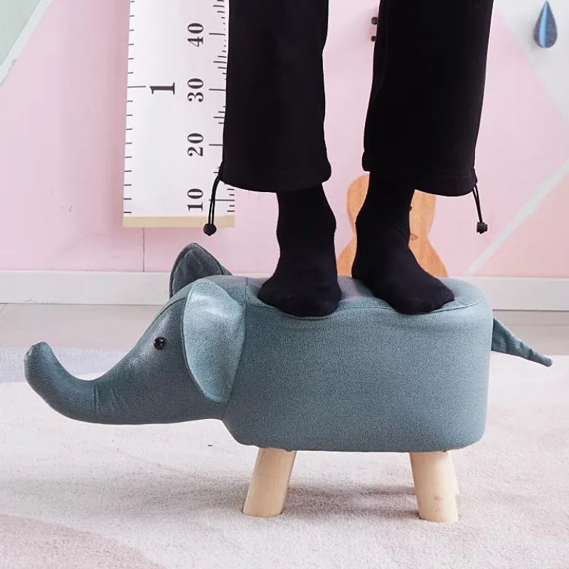 Sgabello per divano ispirato agli animali per il vostro soggiorno