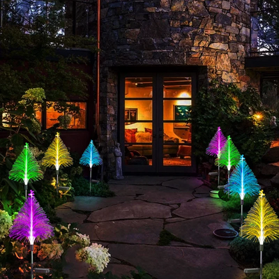 Luci d'artificio natalizie che cambiano colore