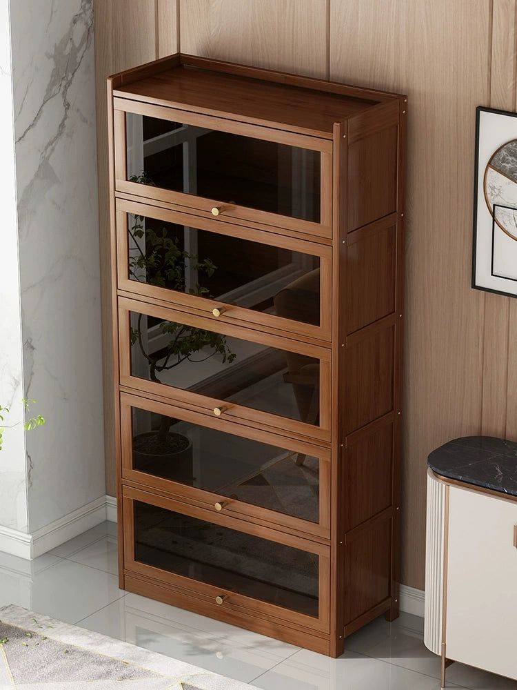 Scaffale organizzatore per stoviglie in cucina