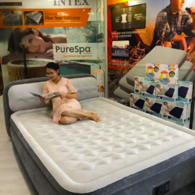 Materasso gonfiabile doppio con pompa ad aria e schienale