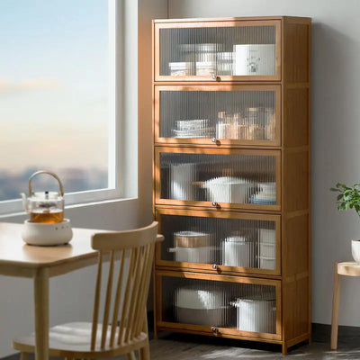 Scaffale organizzatore per stoviglie in cucina