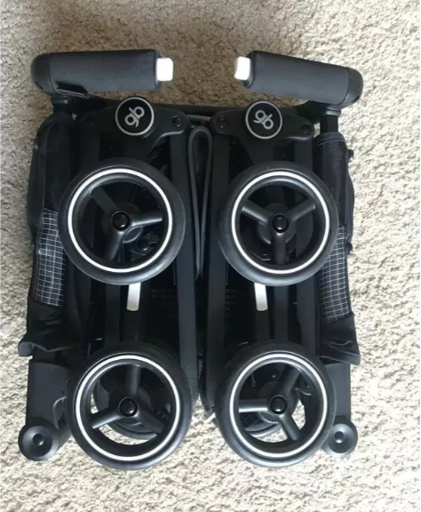 Passeggino da viaggio Featherweight: Ultra-compatto e leggero