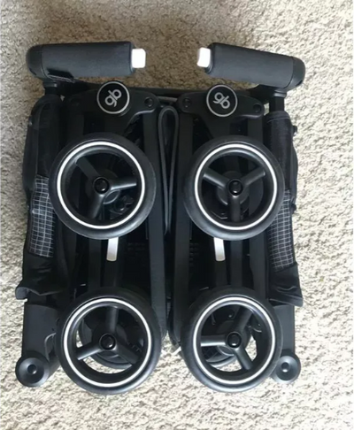 Passeggino da viaggio Featherweight: Ultra-compatto e leggero