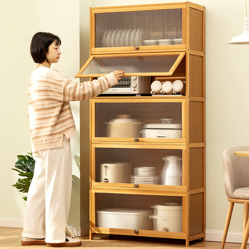 Scaffale organizzatore per stoviglie in cucina