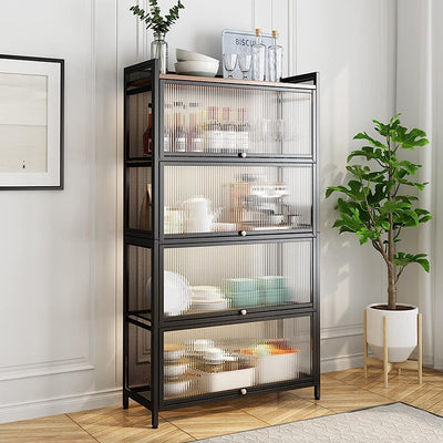 Scaffale organizzatore per stoviglie in cucina