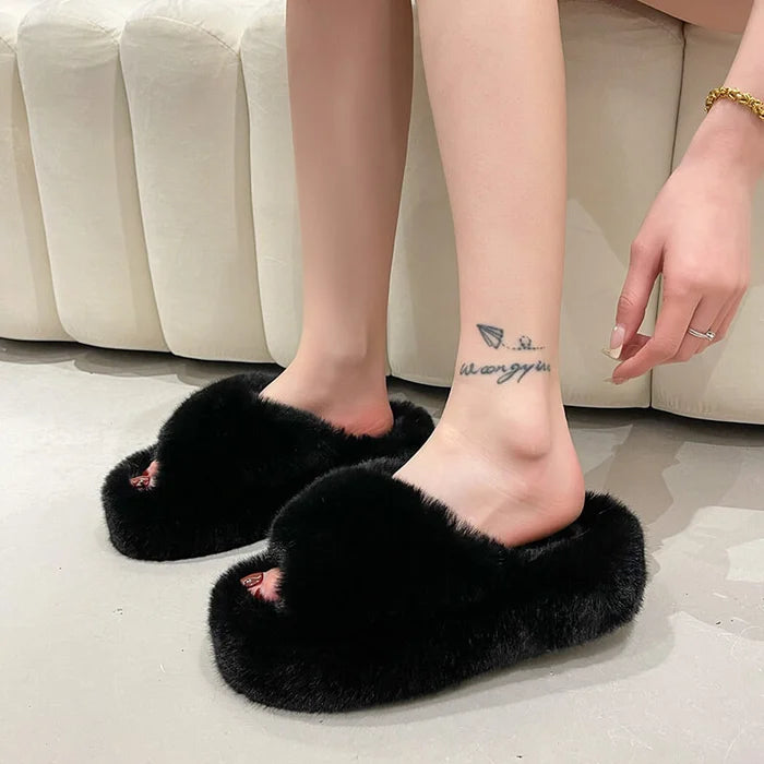 Moderne pantofole da donna in peluche