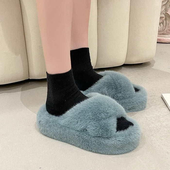 Moderne pantofole da donna in peluche